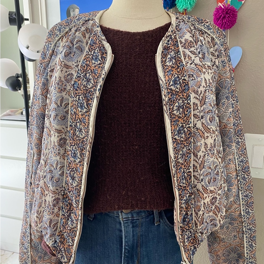 Joie Pink Floral Delicate Jacket. Dry cleaned in cared conditions. Size S